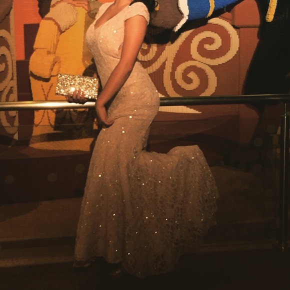 Sparkly Mermaid Style Open Back Form Fitted Dress - image 4