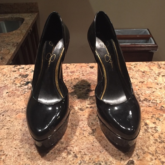 Jessica Simpson black pumps