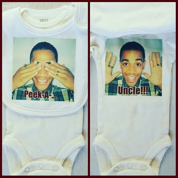 Peek-A-Bib - Picture 2 of 2