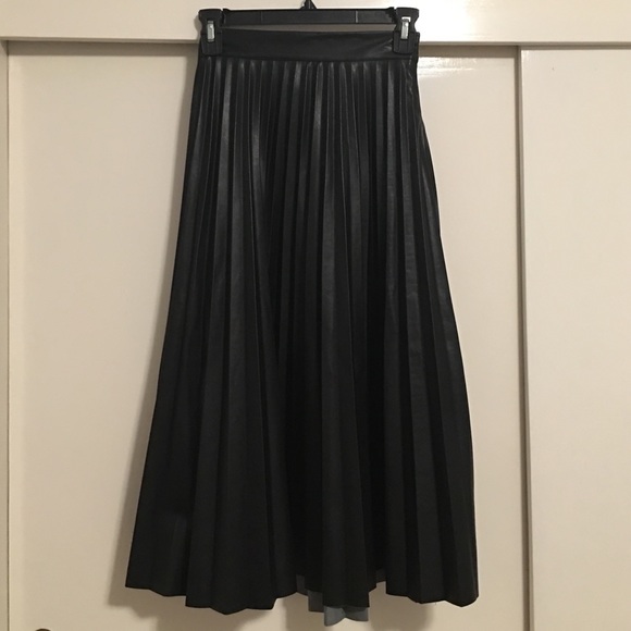 Black leather maxi pleated skirt
