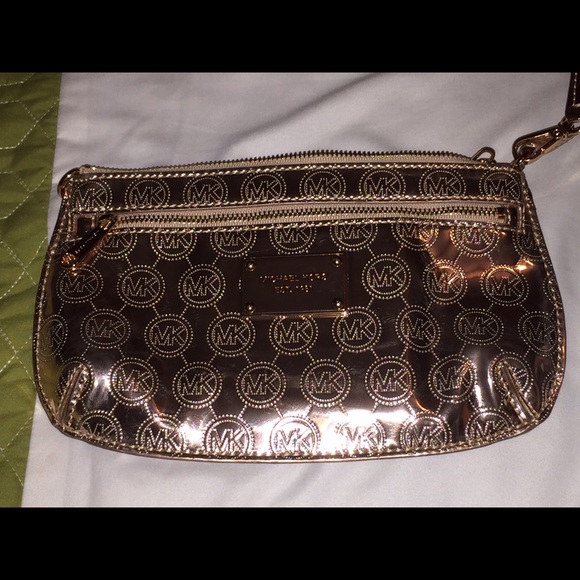 Gold clutch