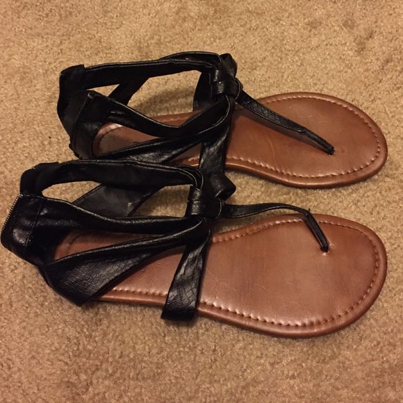 Black sandals sz 8
