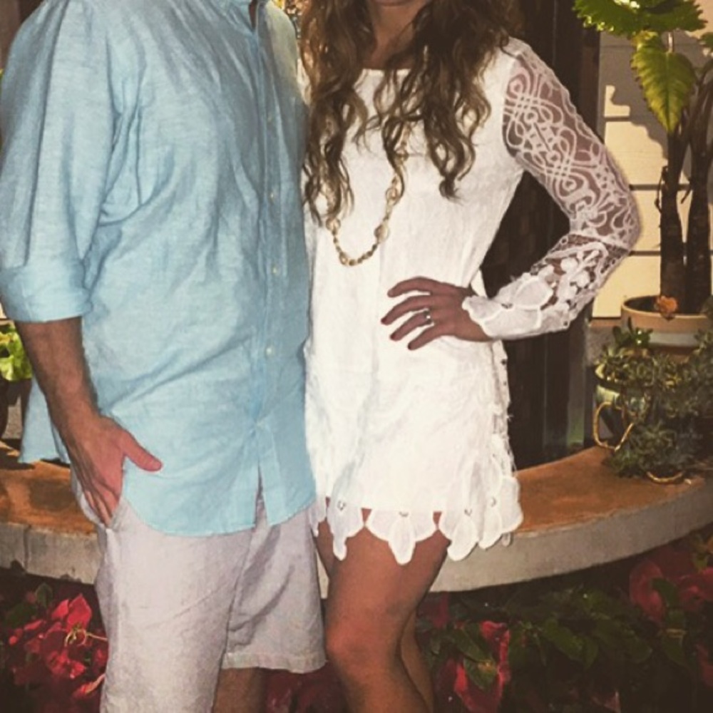 Citrus & Ginger white lace shift dress