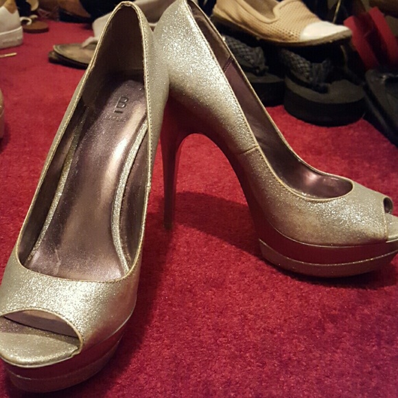 Silver peep toe pumps - Picture 2 of 3
