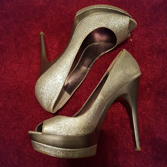 Silver peep toe pumps - Picture 3 of 3