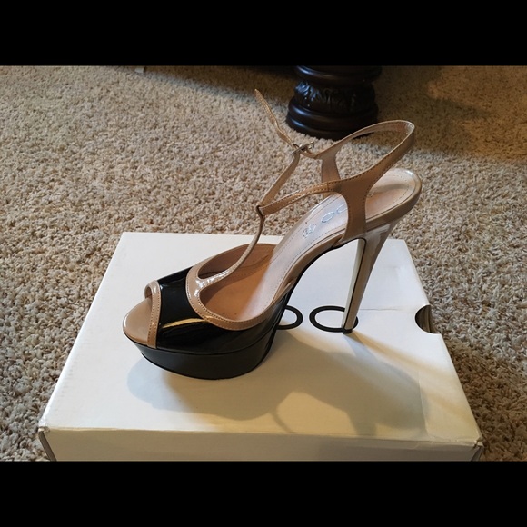 Shose - Picture 2 of 2