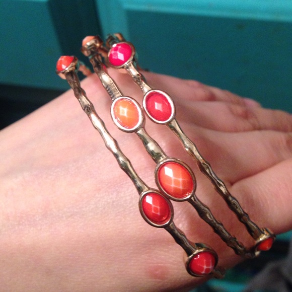 Fun bracelet set! - Picture 2 of 4