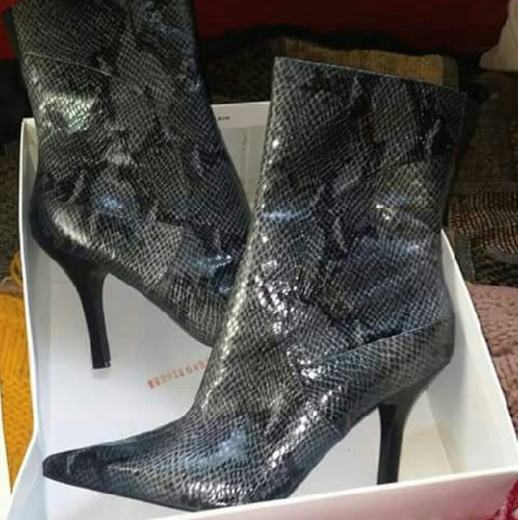 Nine West faux snake print heels