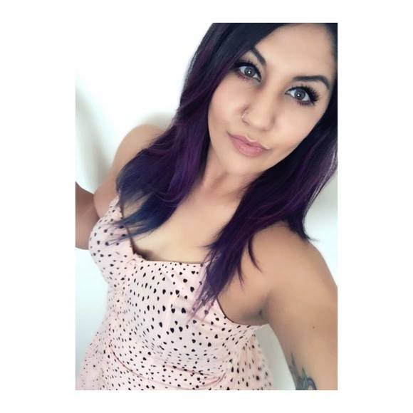 Meet your Posher, Laura - Picture 1 of 1