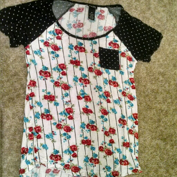 Cute baseball style tee!!