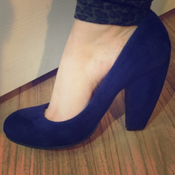 Blue block heels 💁