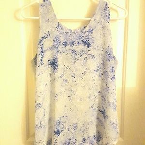 Light Top w/ Buttoned Back