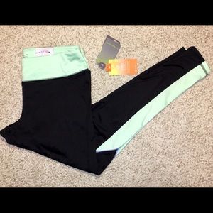 NWT***Tek Gear Workout Leggings