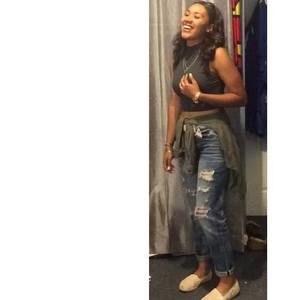 Meet your Posher, Aniko