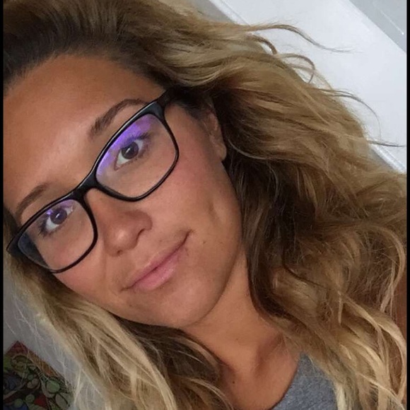 Meet your Posher, Tess - Picture 1 of 1