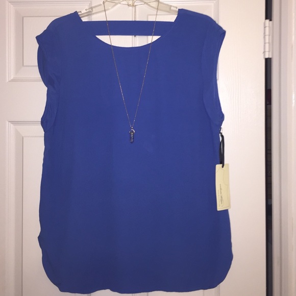 Forever 21 Tops - Royal blue open back blouse