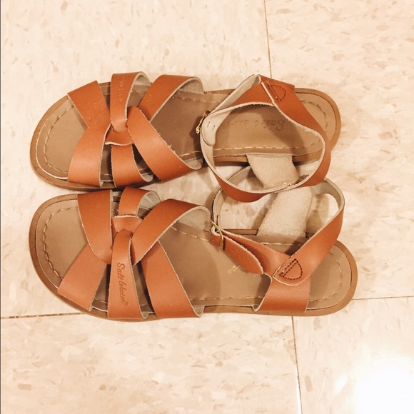 Saltwater Sandals Size 8