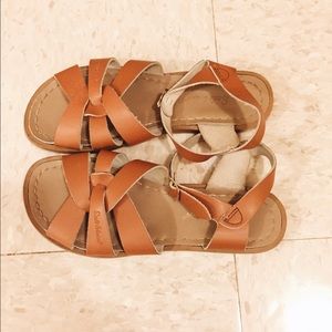 Saltwater Sandals Size 8