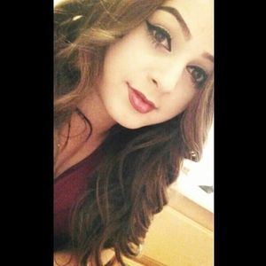 Meet your Posher, Carissa