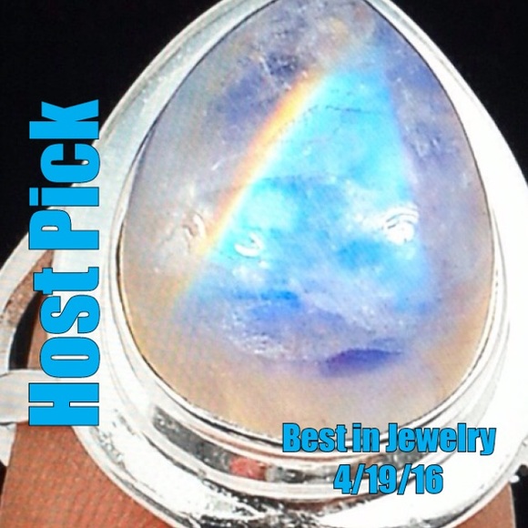Jewelry - 💥FLASH SALE💥Rainbow Moonstone Size 5.5