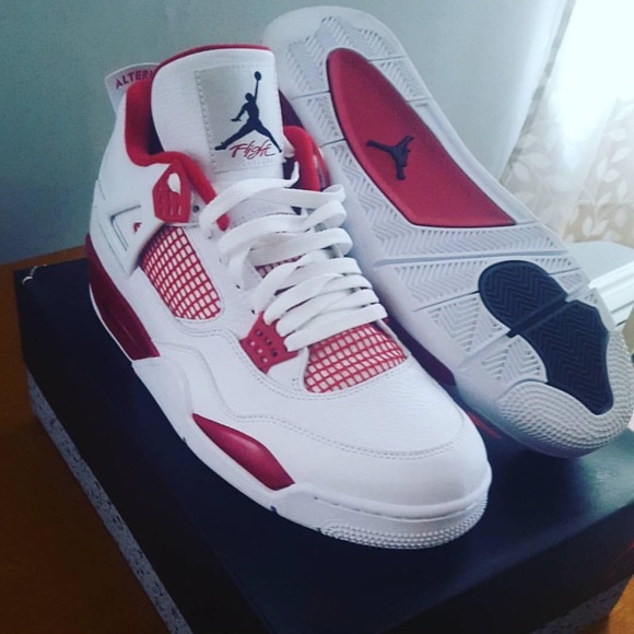 Jordan retro 4s