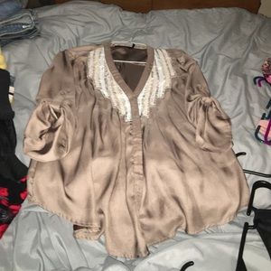 Super cute Detailed shirt