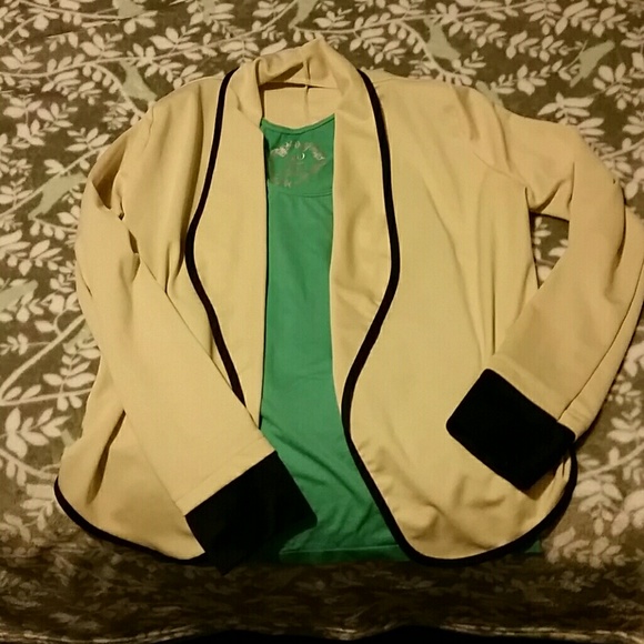 A Blazer perfect for summer.