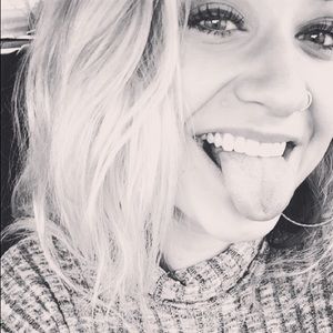 Meet your Posher, Emily