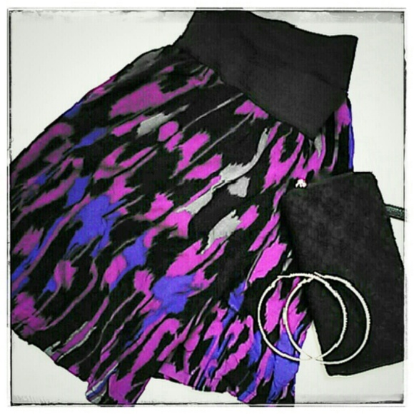 Forever 21 splatter print skirt