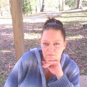 Meet your Posher, Debora