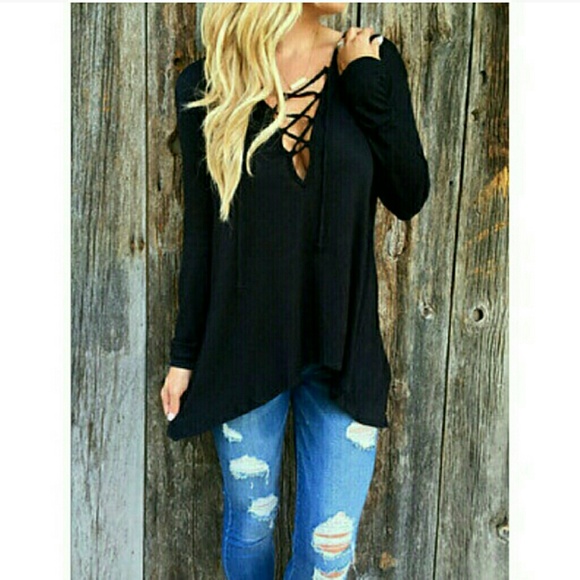 IT Ragazza  Tops - ⭐NEW! Black Lace Up Hooded Tunic