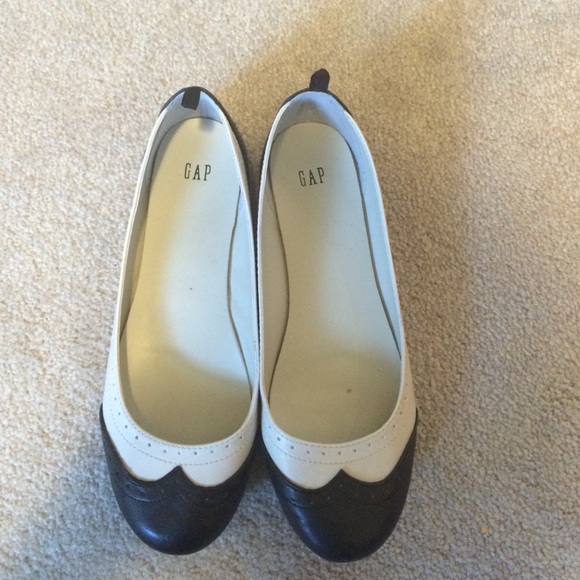 GAP Shoes - Ballet flats
