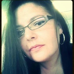 Meet your Posher, Shana