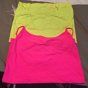 Stretching neon tanks super comfy size m/L