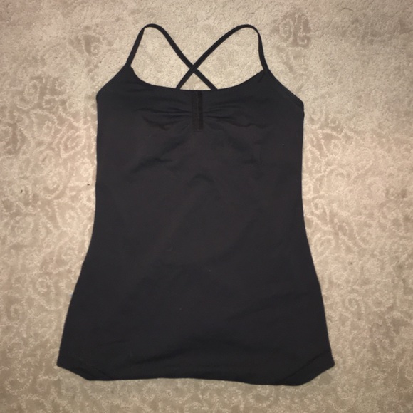 Black Lululemon tank