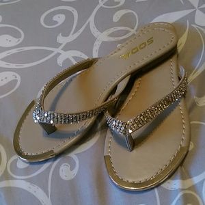 SODA sandles (like new-FREE MYSTERY GIFT