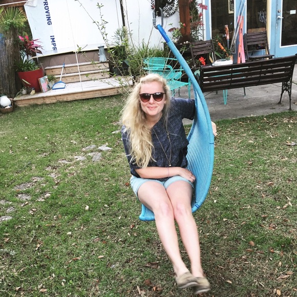 Meet your Posher, Amanda - Picture 1 of 1