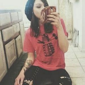 Meet your Posher, Crystal