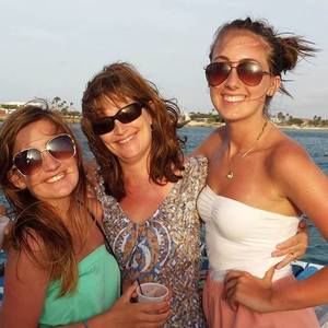 Meet your Posher, Dina