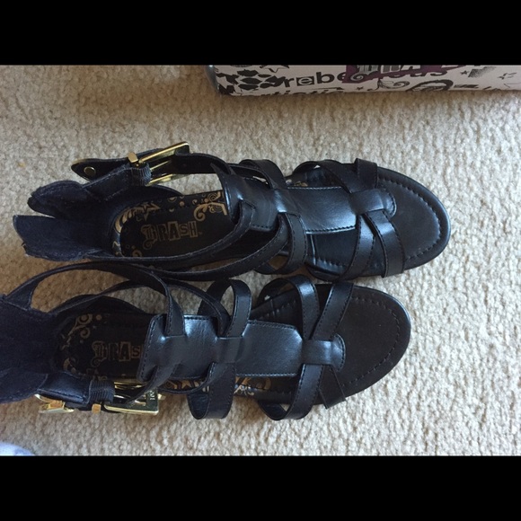 Black sandals size 7 1/2