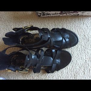 Black sandals size 7 1/2
