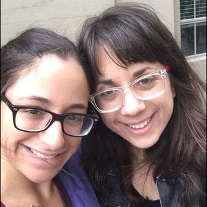 Meet your Posher, Ellza