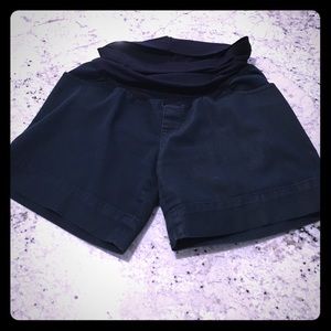 Liz Lange maternity shorts