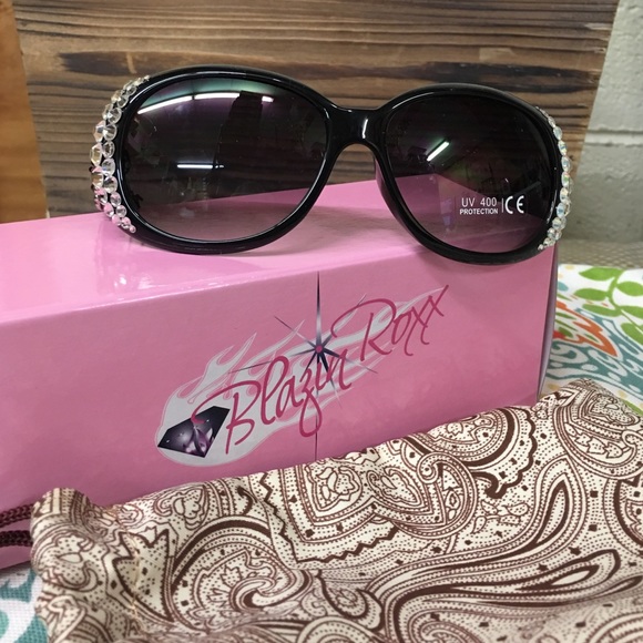 Blazin Roxx. Accessories - Blazin Roxx Sunglasses.