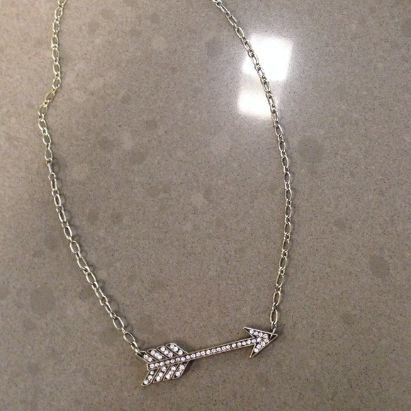Arrow necklace - Picture 1 of 2