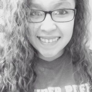 Meet your Posher, Kayla