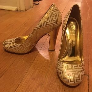 Tory Burch Gold Colin Pumps, 6