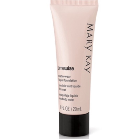 Timewise matte wear liquid foundation - Picture 1 of 4