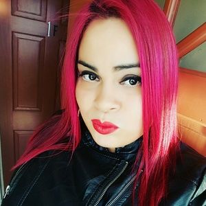 Meet your Posher, Monica