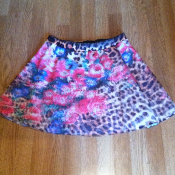 3D flower and leopard skirt